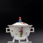 Museum-Quality Ollio Pot with Kakiemon Decor